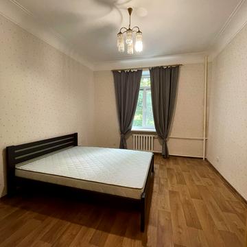 Ділова вул. (Димитрова), 6