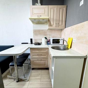 Продам Квартиру  м. Защитников Украины.  Барабашова