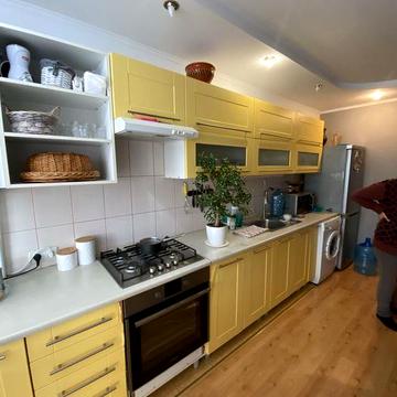 Продаж 6 кімнатної