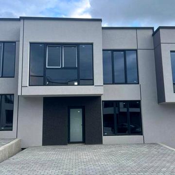 Продаж! Зданий таунхаус в експлуатацію