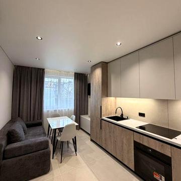 Продаж квартири в новобудові з ремонтом. Центр