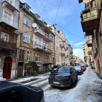 Продам 2кімн квартиру, центр(паркова зона)