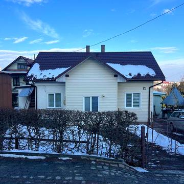 Продаж 1/2 будинку біля санаторію «Карпати» | Курортна зона