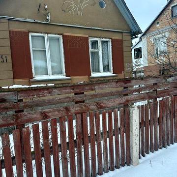 Продам дачний будинок з земельною ділянкою