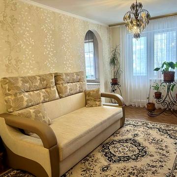 Здам двокімнатну квартру в цертрі міста на короткий термін. Власник