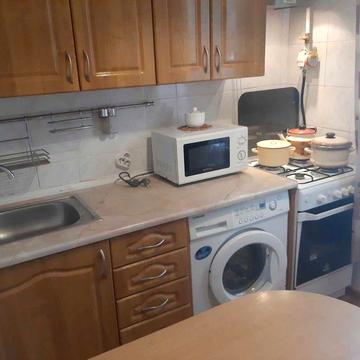 Продам 1 кв-ру, Киквидзе, 13, ремонт, мебель, метро