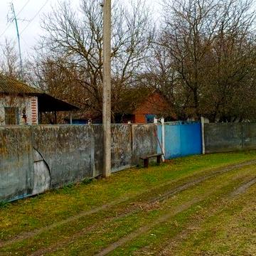 Продам будинок  в тихому затишному місці