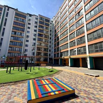 2к. квартира з коморою ЖК Мрія