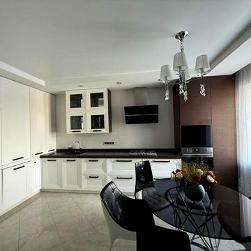 Двоповерхова квартира з авторським ремонтом від власника