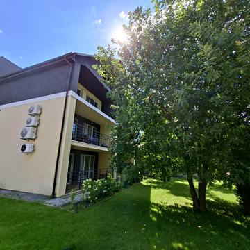 Молодіжна вул., 85