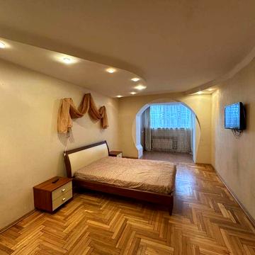 2к квартира в оренду на ЖМ Тополя 1