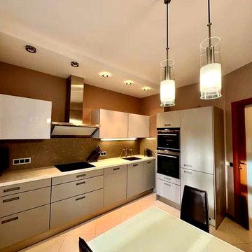 Продаж Дмитрівська 69 Центр 105 кв з паркінгом 3 кімнати