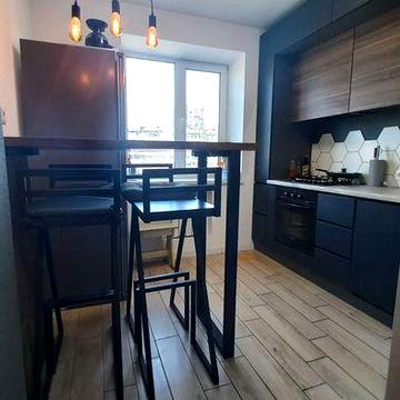 Продам Двокімнатну біля метро Лівобережна з ремонтом