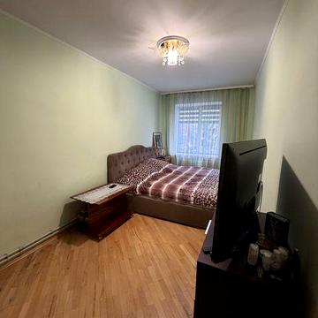 Продаю 3-кімнатну квартиру поруч парку (вул. Нац. Гвардії)