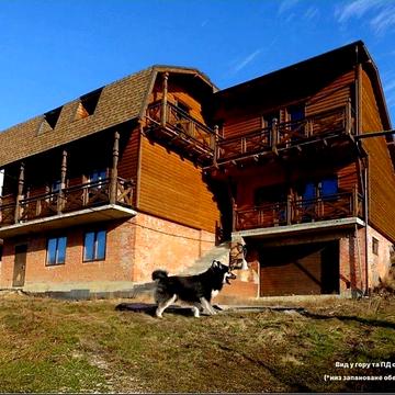 Продається котедж в центрі Східниці