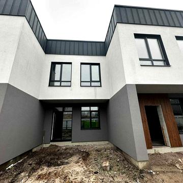 Таунхаус в центраі Гостомеля з центральними комунікаціями