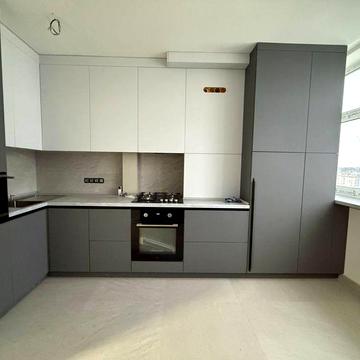 терміново! Продам 2к з новим ремонтом, розвинений р-н,зупинка на Київ