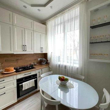 Терміновий Продаж шикарної 3-х кімн Сталінки в Центрі міста