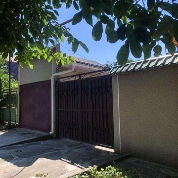 Домик  в шаговой доступности к морю.