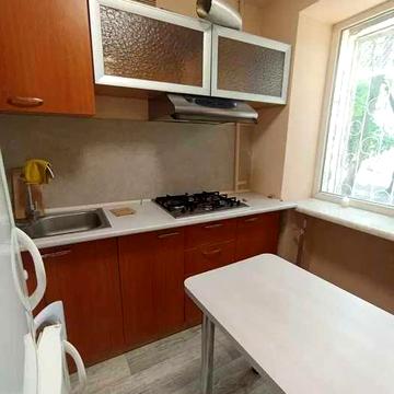 Продам 2 к. квартиру Гагарина Аэрокосмический метро Спортивная