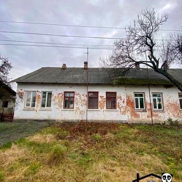 Продається квартира барачного типу поблизу центру