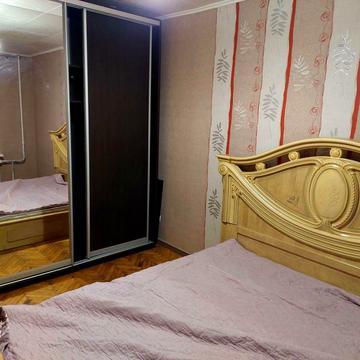 Михайла Котельникова вул., 3