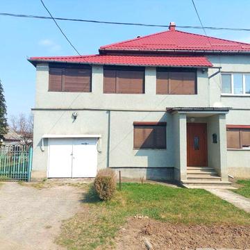 Продається будинок поблизу м. Берегова (Зак. обл.) з сонячною станцією