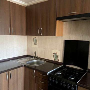 Браїлки, 1 кімнатна 8000грн+комунальні