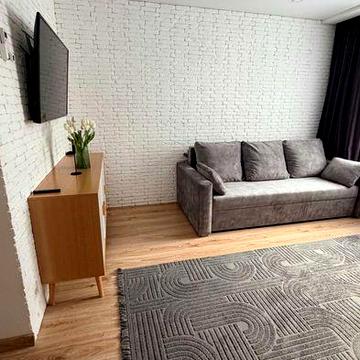 Продаж 2 км квартири в новобудові з ремонтом вул.Зелена