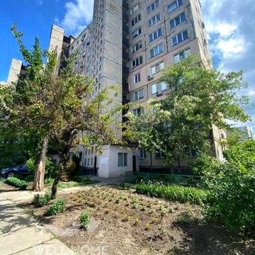 Продаж квартири 3к Левка Лук`яненка, 2Б м.Мінська Київ