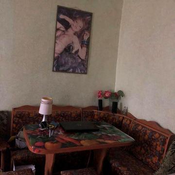 Здам півбудинку зі зручностями працюючій охайній  жінці