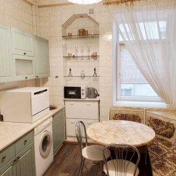 Мала Житомирська вул., 20