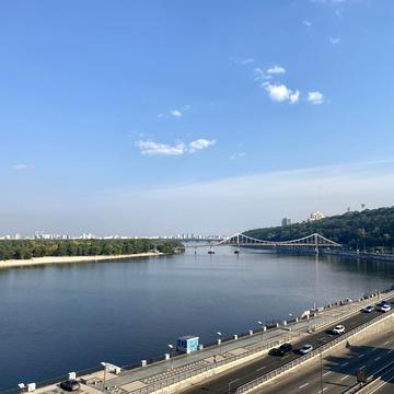 Набережно-Хрещатицька вул., 11