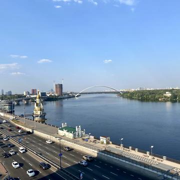 Набережно-Хрещатицька вул., 11