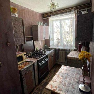 Затишна 4-кімнатна квартира на Петрівці — Ідеально для родини!