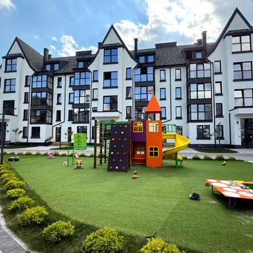 Київська вул., 10