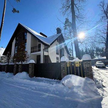 Дуплекс в закритому котеджному містечку