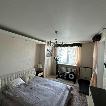 Продаж 3к квартири на вул. Срібнокільска 1, Корона