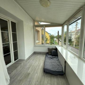 Володимира Івасюка вул., 12