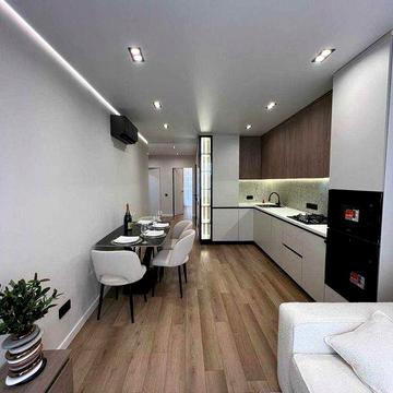 2-кімнатна квартира в центрі з виглядом на місто