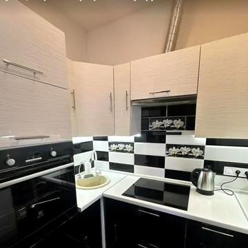 2 комнатная с ремонтом в новом доме. Червоный хутор(169-409)