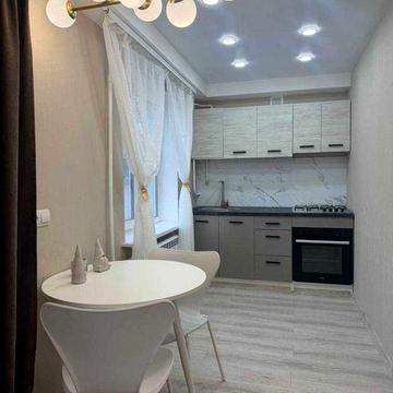 Продам 2-комн. квартиру с новым ремонтом и мебелью, район Черемушки