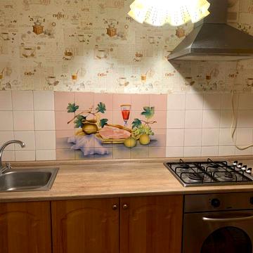 Сдам 2 ком .квартиру в центре города !