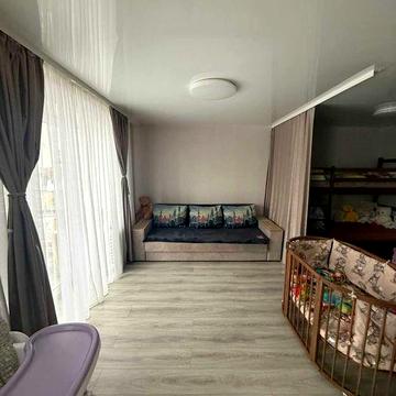 Однокімнатна квартира в цегляному будинку!