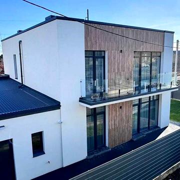 Продаж сучасного двоповерхового будинку з дизайнерським ремонтом