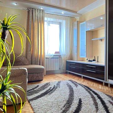 Оренда сонячної 3-кім квартири -Злата плаза