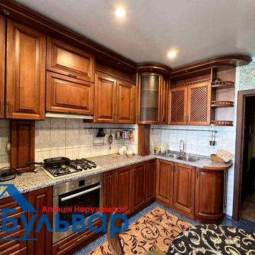 Простора 2-кімнатна 63 м² з євроремонтом у будинку 2000 р., Сади-2