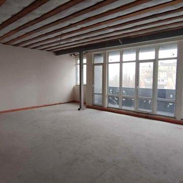 Продам видову 3х кімнатну з терасами