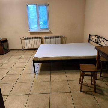 Сдам 1-комн студию Дарницкий жд, очень теплая, хозяин