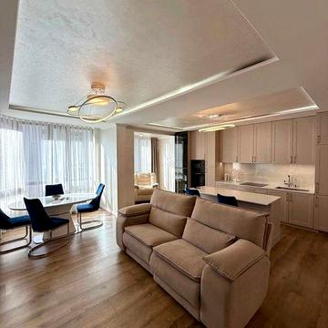 Оренда дизайнерської 2-кім квартири з кухнею-вітальнею вул. Лемківська